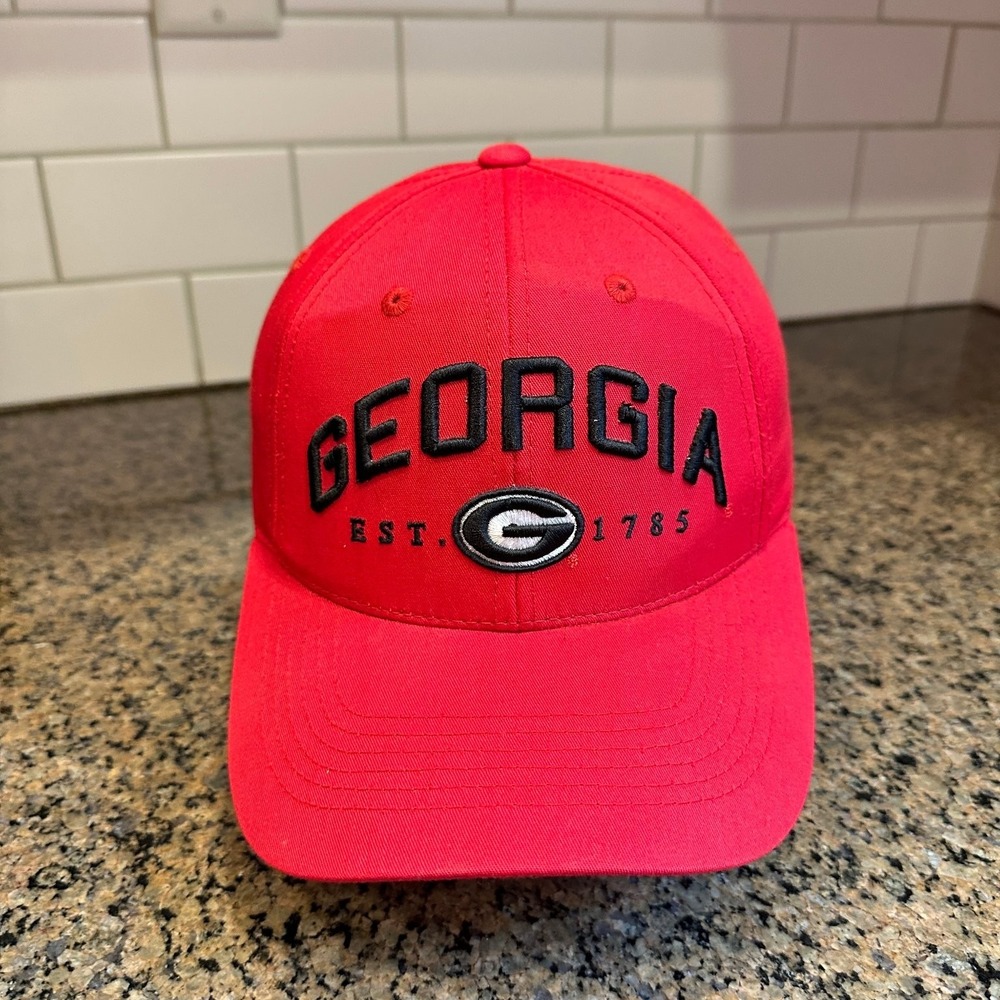 Georgia Bulldogs Top of the World Baseball Cap Snapback Red Black NCAA